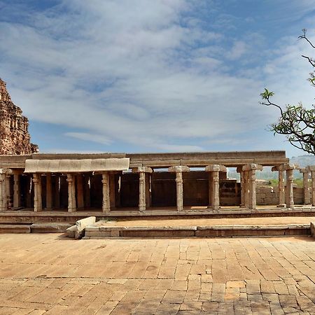 Clarks Inn Hampi Kamalapur Eksteriør billede